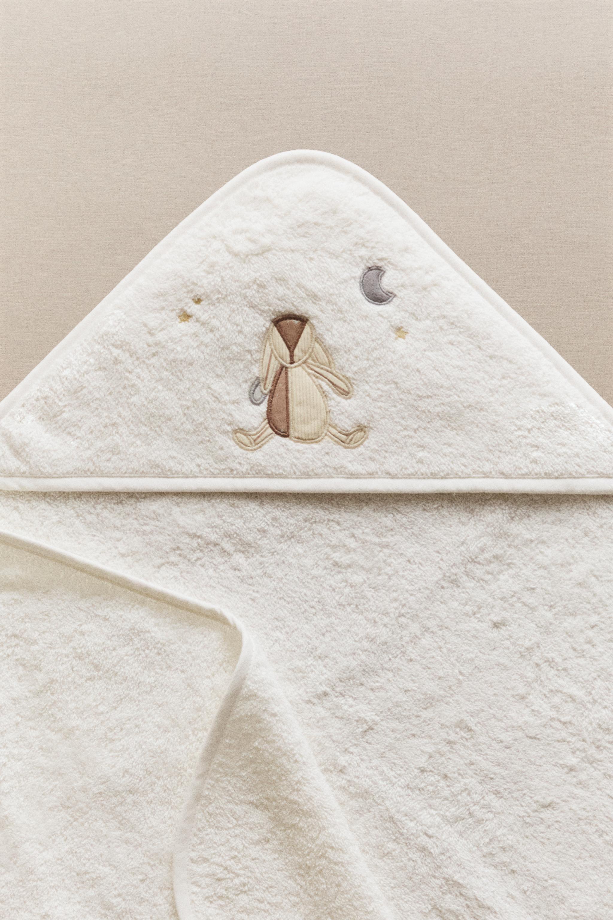 HOODED BABY BATH TOWEL